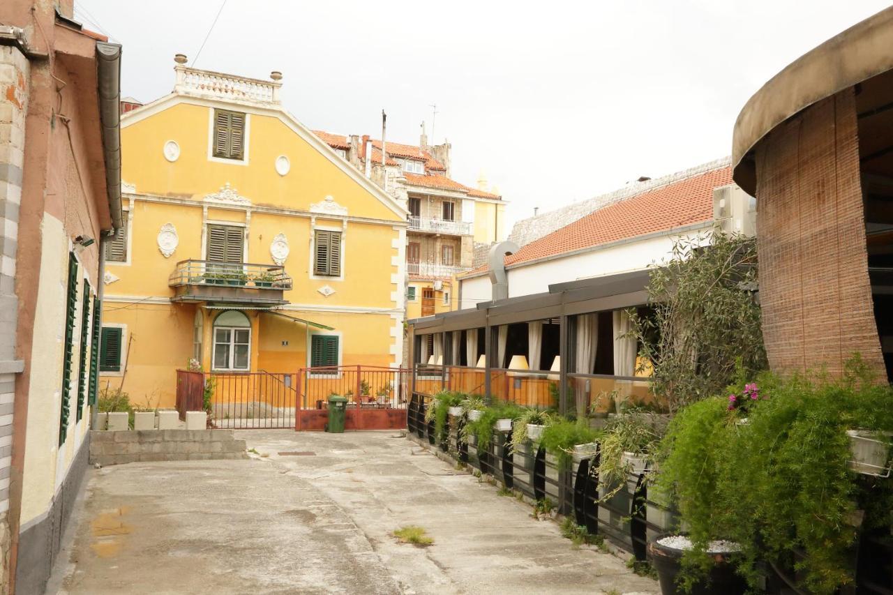 Apartment Top Center Lucia Split Exterior photo